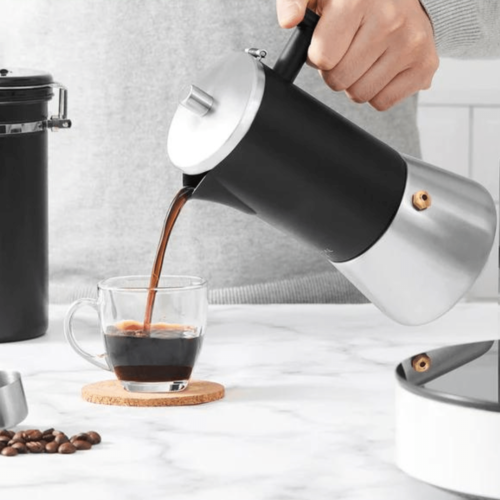 espresso kavinukas su puodeliu kavos
